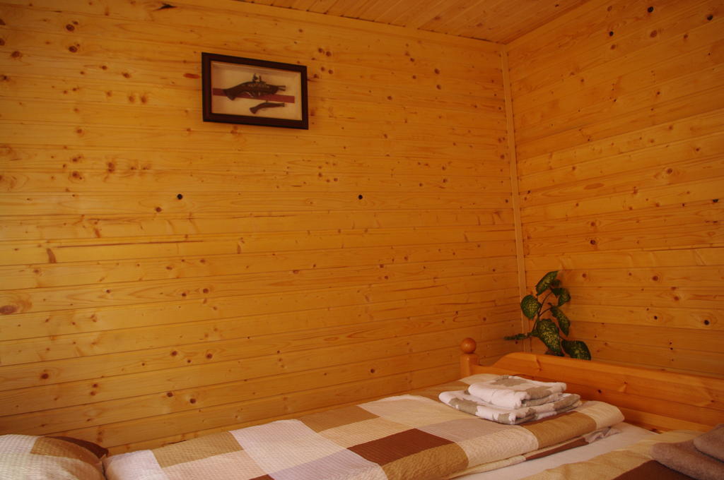 Horvath Kert Vendeghaz Hotel Zirc Exterior photo
