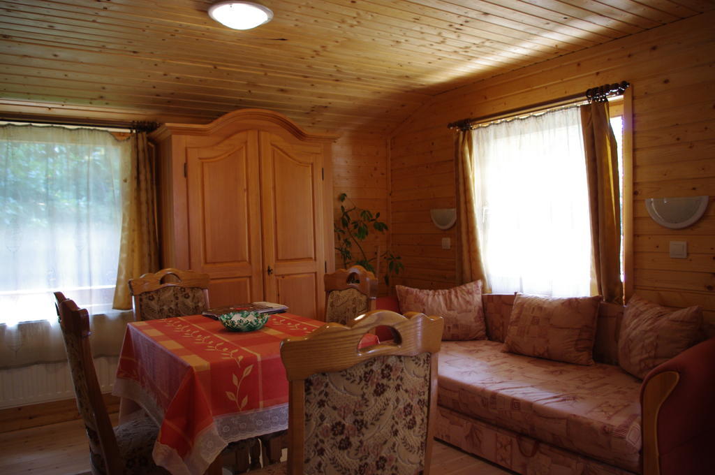 Horvath Kert Vendeghaz Hotel Zirc Room photo