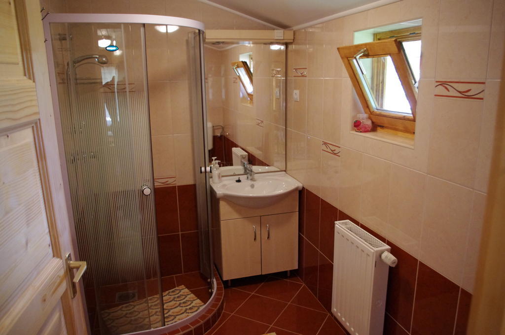 Horvath Kert Vendeghaz Hotel Zirc Room photo